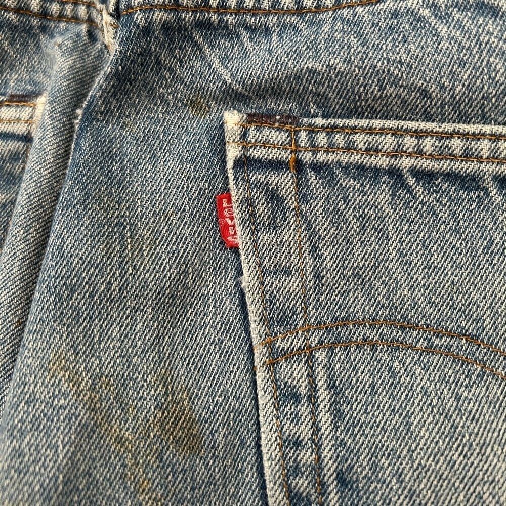 1980s Levi’s 501 Distressed Medium Stonewash Vintage Jeans 40x30 - Picture 7 of 11